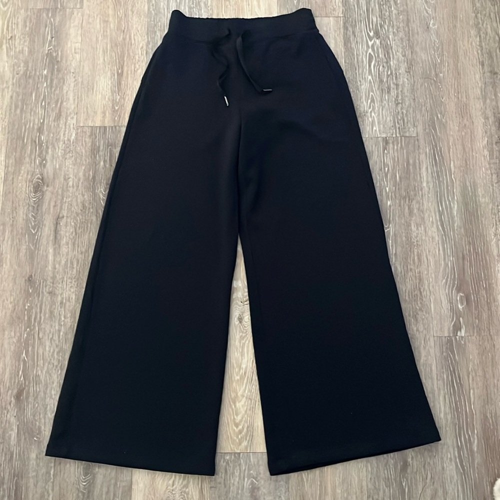 SPANX Timeless Navy AirEssentials Wide Leg Pants Size Small